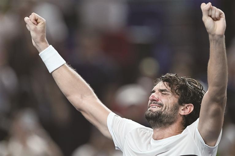 网球运动来, 的人